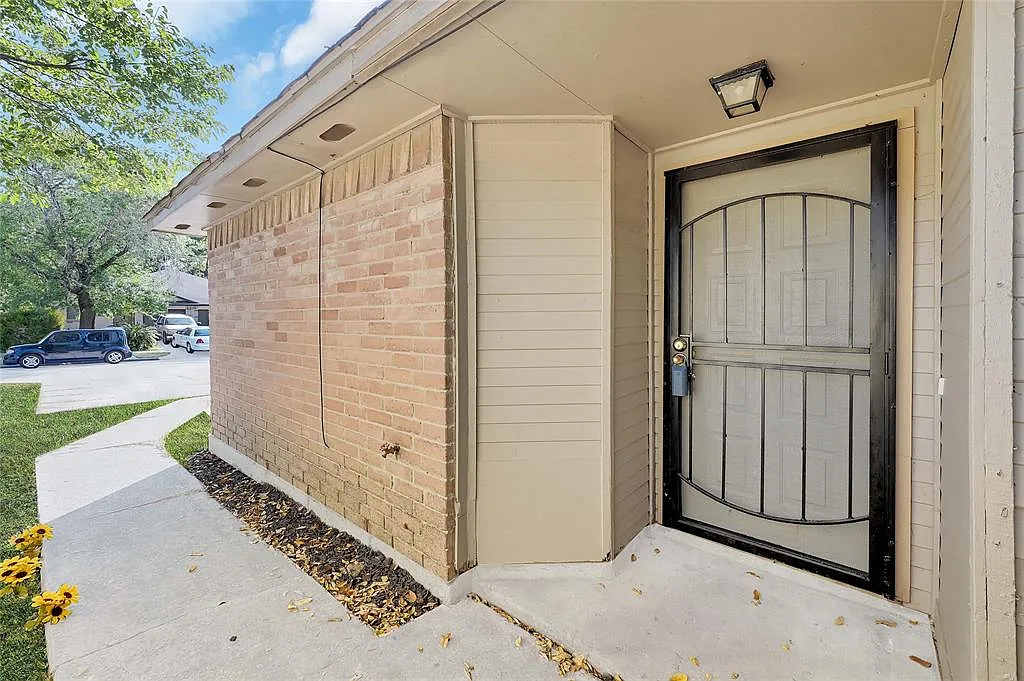 2 bed, 900 sqft, $1,485 — Photo 3
