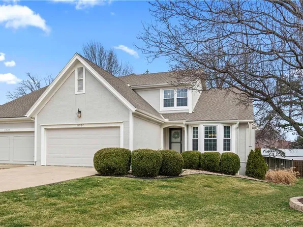 11927 Slater St, Overland Park, KS 66213