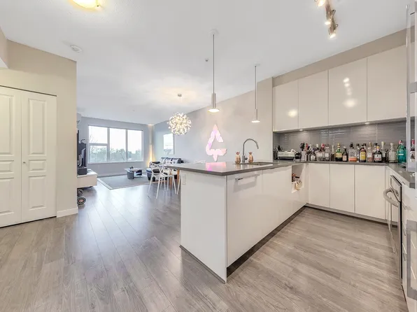 9311 Alexandra Rd #521, Richmond, BC V6X 0L8