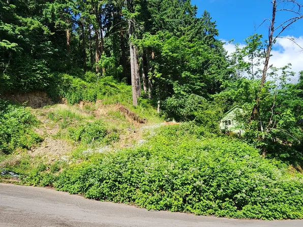 18366 Hillside Ct, West Linn, OR 97068