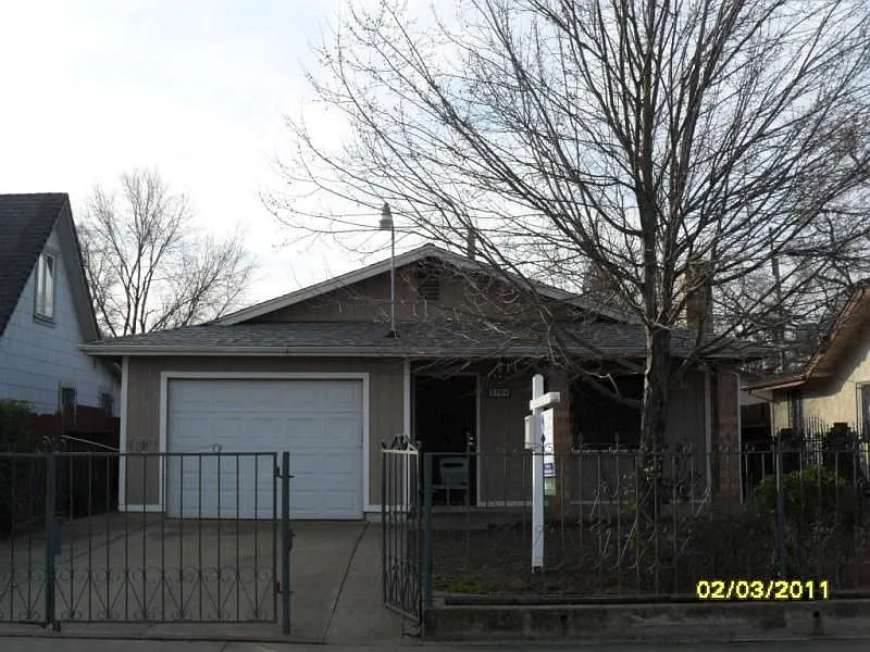 3704 22nd Ave photo 1