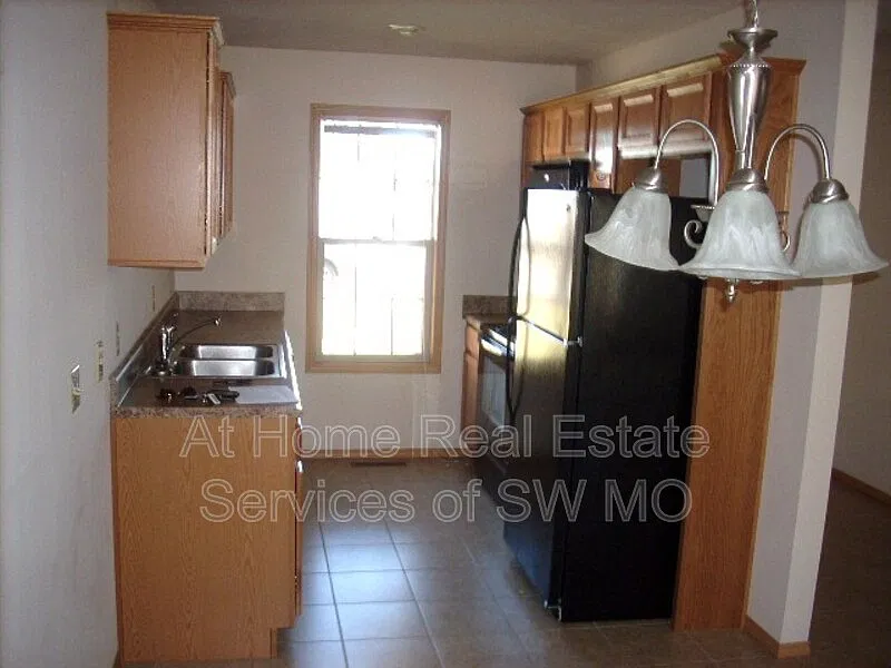 2 bed, 2.0 bath, 1200 sqft, $1,180 — Photo 3