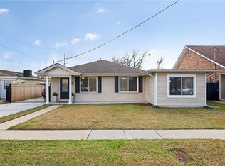 302 W Prosper St, Chalmette, LA 70043