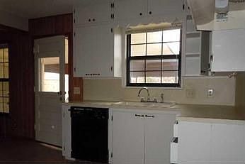 2nd image of 2226 Russell Ave