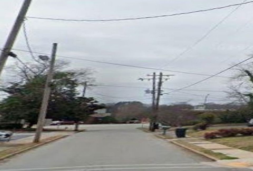 Exterior Neighborhood (street photo)