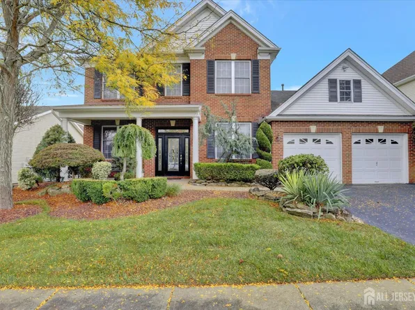 9 Hogan Way, Monroe Township, NJ 08831