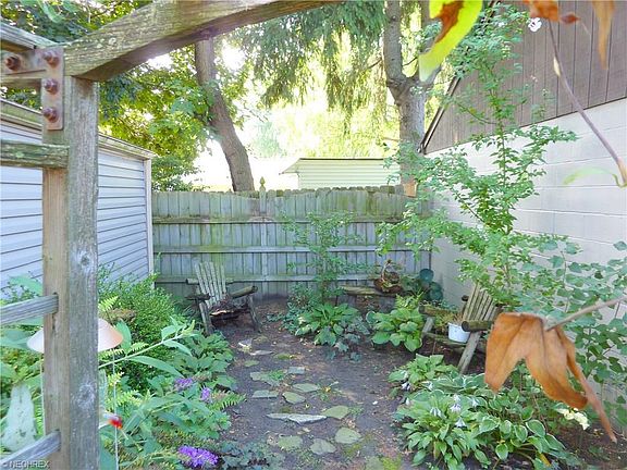 4th image of 17611 Allien Ave