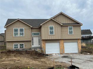 8905 NE 118th Ct, Kansas City, MO 64157
