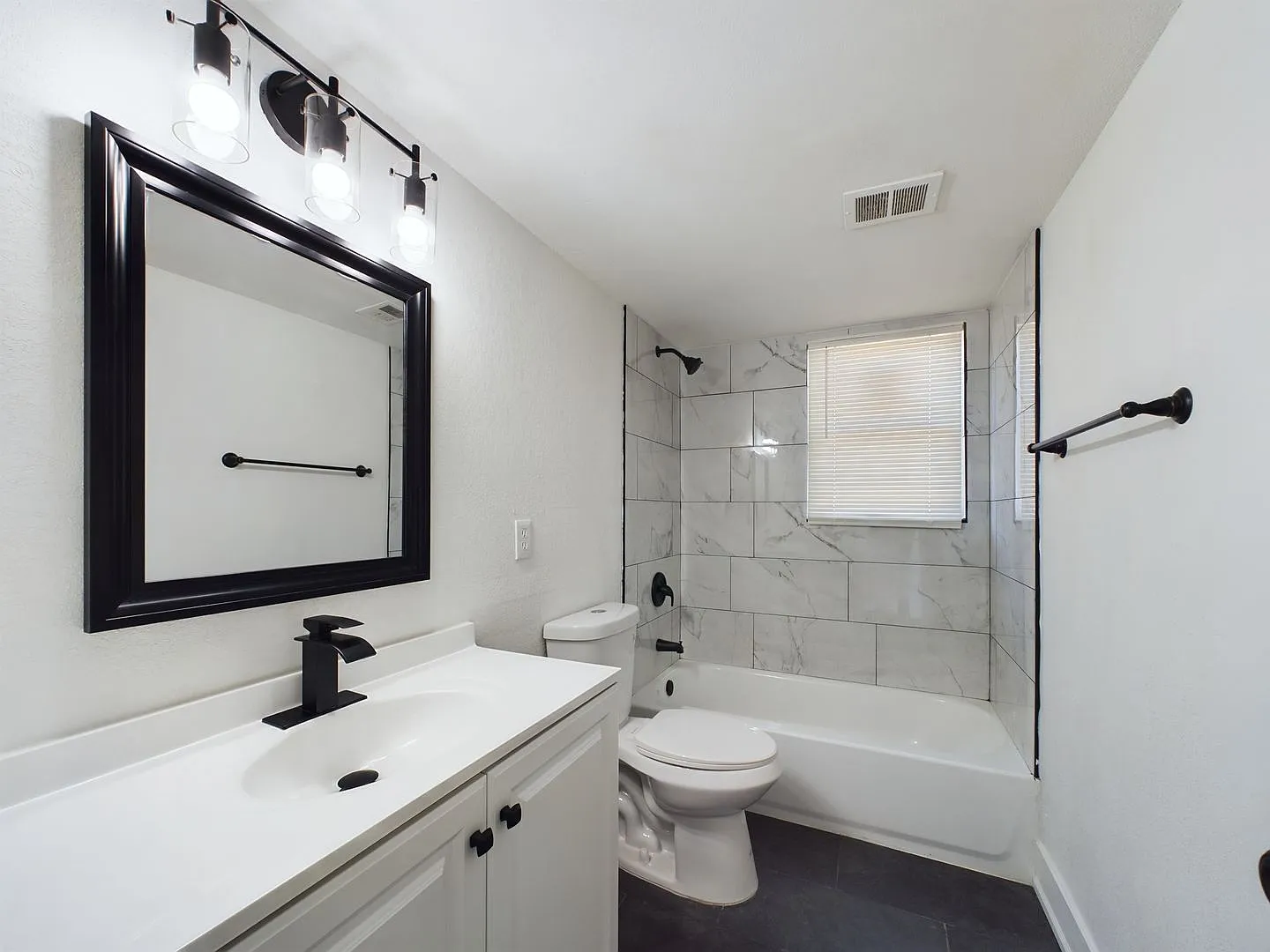 8600 Countryshire Ln — Photo 4