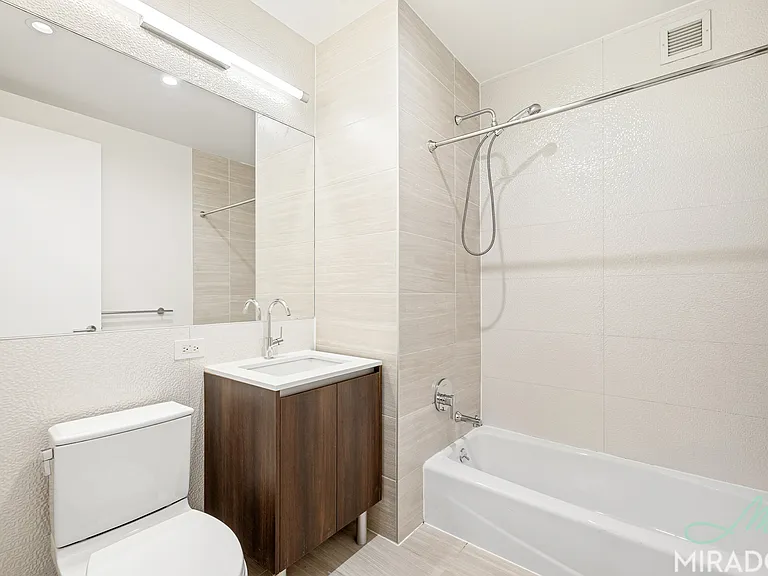 15 Park Row #3K — Photo 6