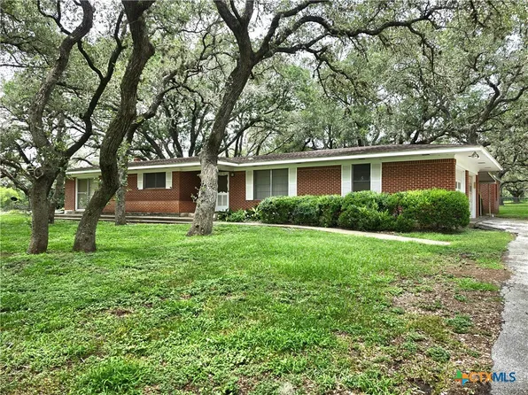 518 N San Patricio St, Goliad, TX 77963