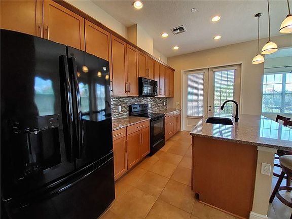 4th image of 1541 Lobelia Dr