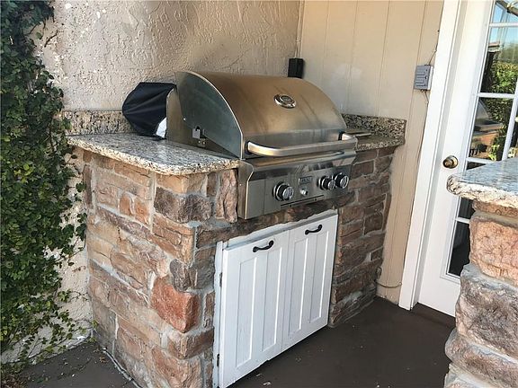 3rd image of 1915 Sycamore Cir #15A