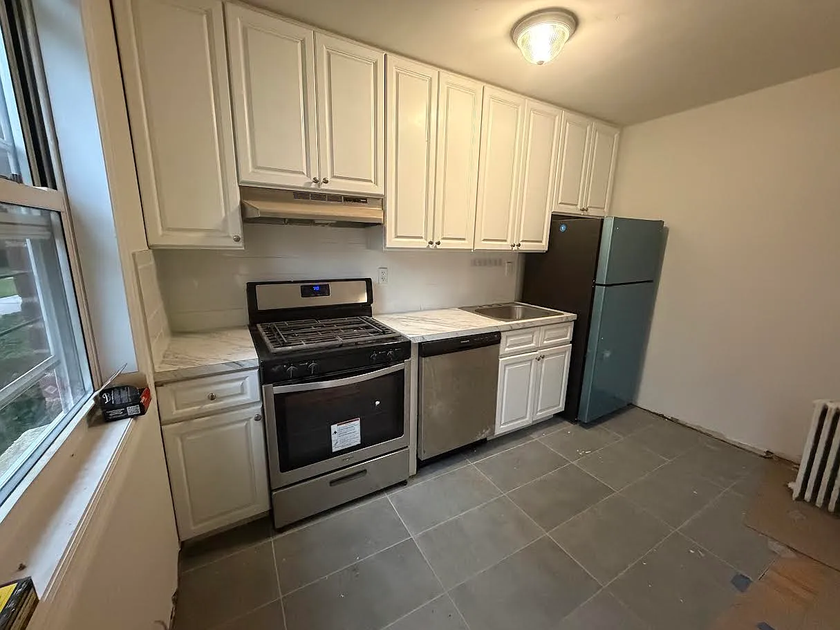 223rd Pl, Oakland Gardens — Photo 4