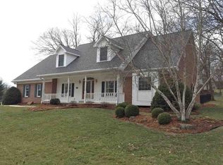 1181 N Honeysuckle Ln, Vincennes, IN 47591