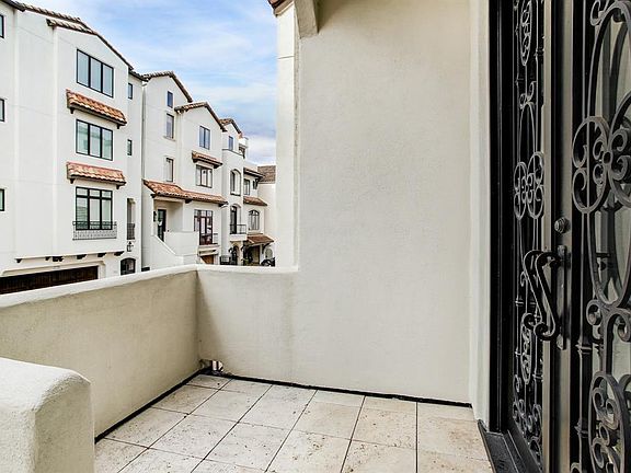 4th image of 114 Calle Catalina Pl