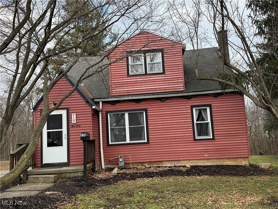 1st image of 330 E 10th St