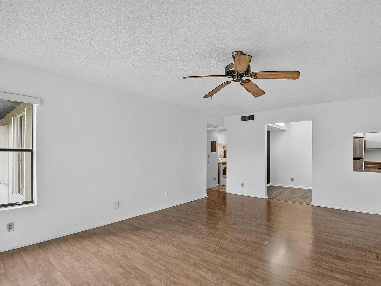 2 bed, 2.0 bath, 1111 sqft, $1,850 — Photo 2