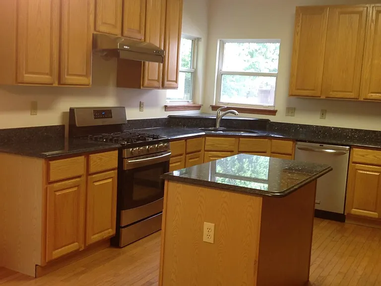1370 Briar Creek Dr — Photo 5
