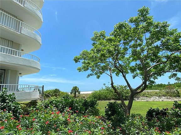 2nd image of 320 Seaview Ct APT 601