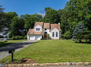 9 Jessica Ct, Lake Hopatcong, NJ 07849