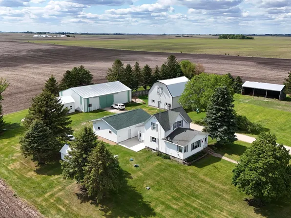 4403 90th Ave, Swea City, IA 50590