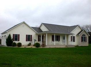 147 Leprechaun Ln, New Paris, PA 15554