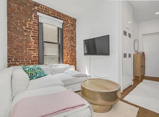 22 Spring St APT 1A, New York, NY 10012