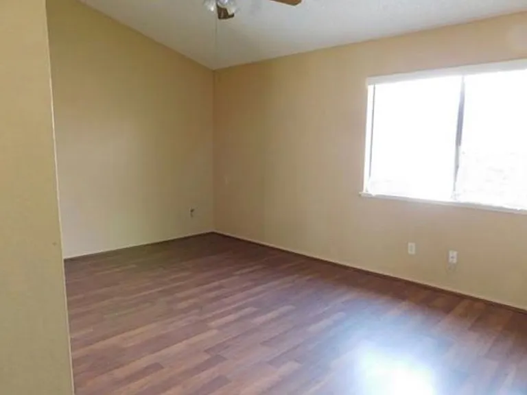 8739 Pinecrest Pl — Photo 6