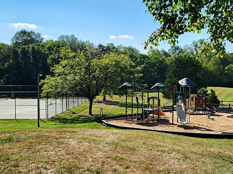 13573 Orchard Dr — Photo 22