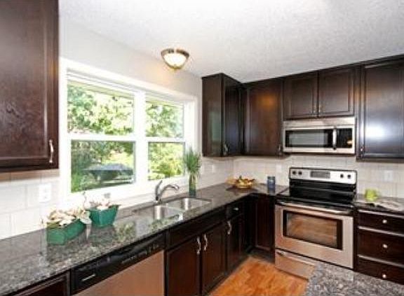 5th image of 224 River Lane Ct N