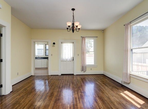 4th image of 244 S Ash St