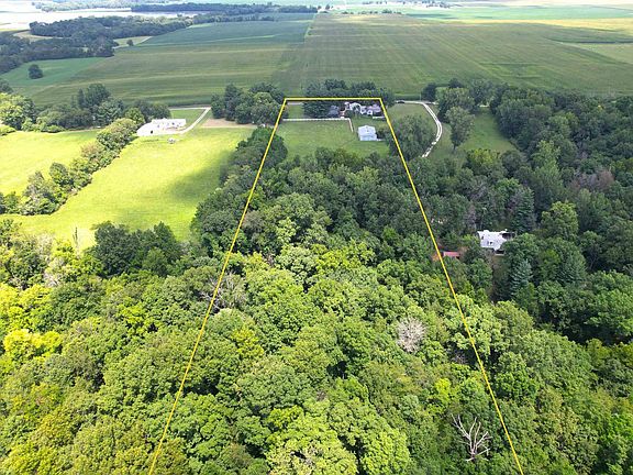 3rd image of 1521 N Mount Zion Rd