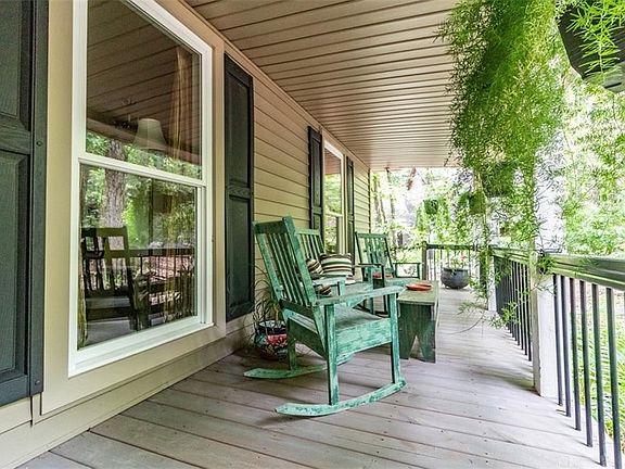 3rd image of 3805 Heritage Pl
