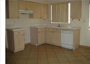 4th image of 941 Blossomcreek Ln