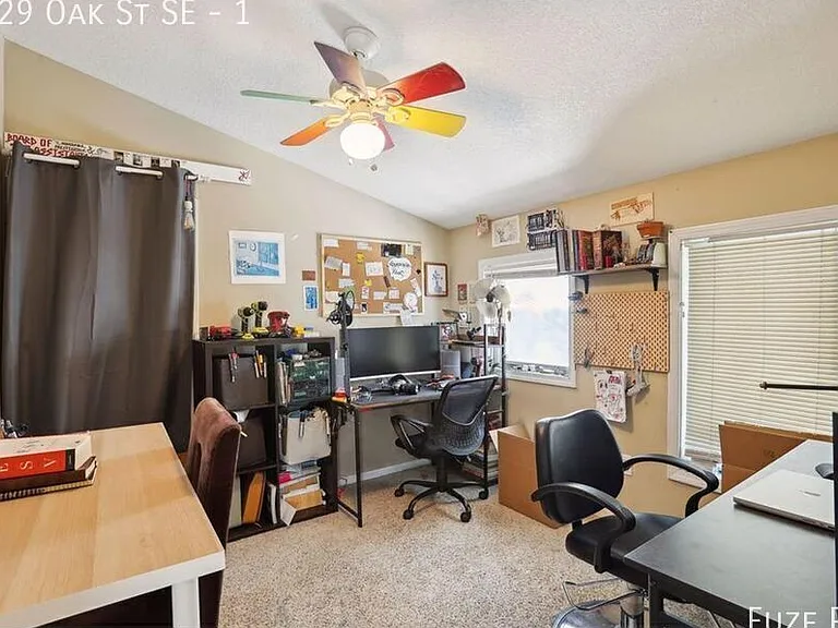 629 Oak St SE #1 — Photo 24