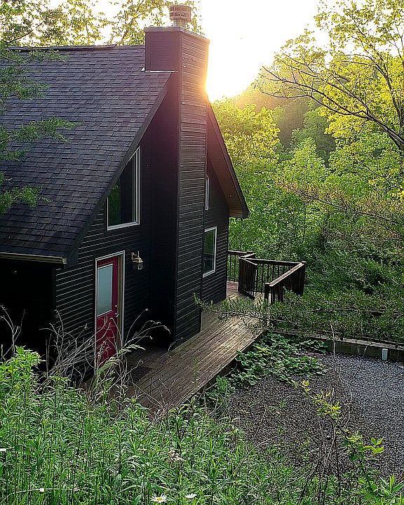 1st image of 506 Wood View Dr