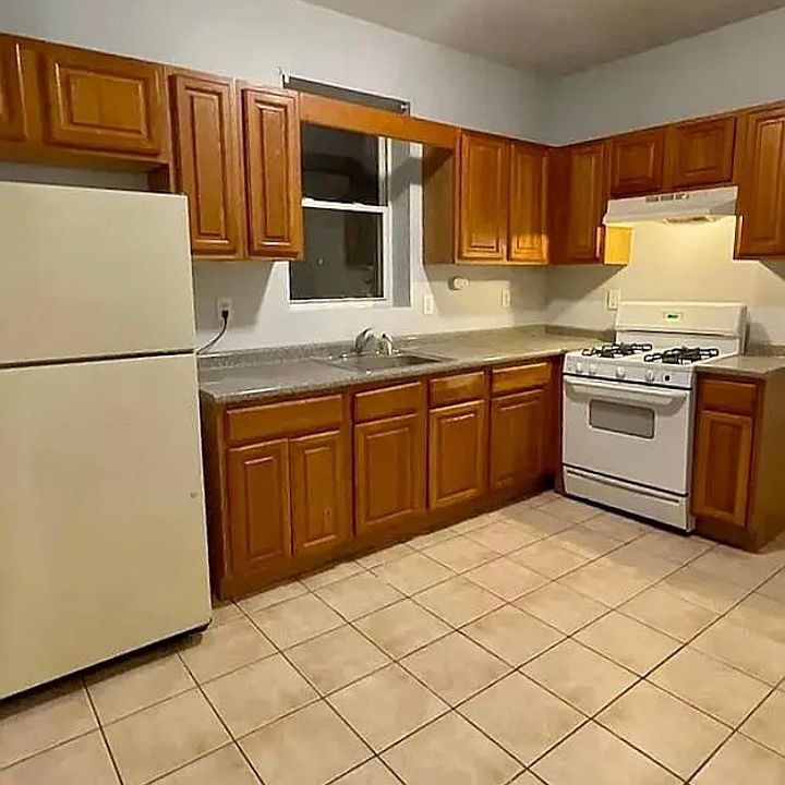1st image of 345 Sanford Ave #R2