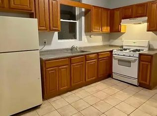 345 Sanford Ave #R2, Newark, NJ 07106