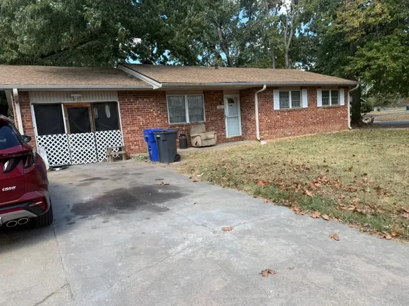 1301 W Acorn Dr, Rogers, AR 72756