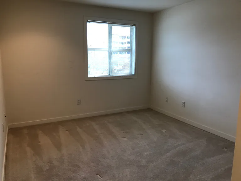 Newell Court Apartments, downtown Mercer Island — Photo 33