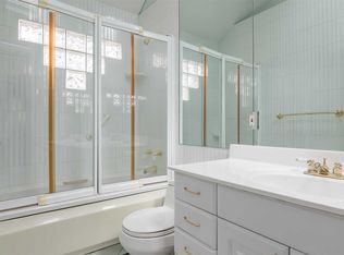 39 Cambria Rd, Syosset, NY 11791