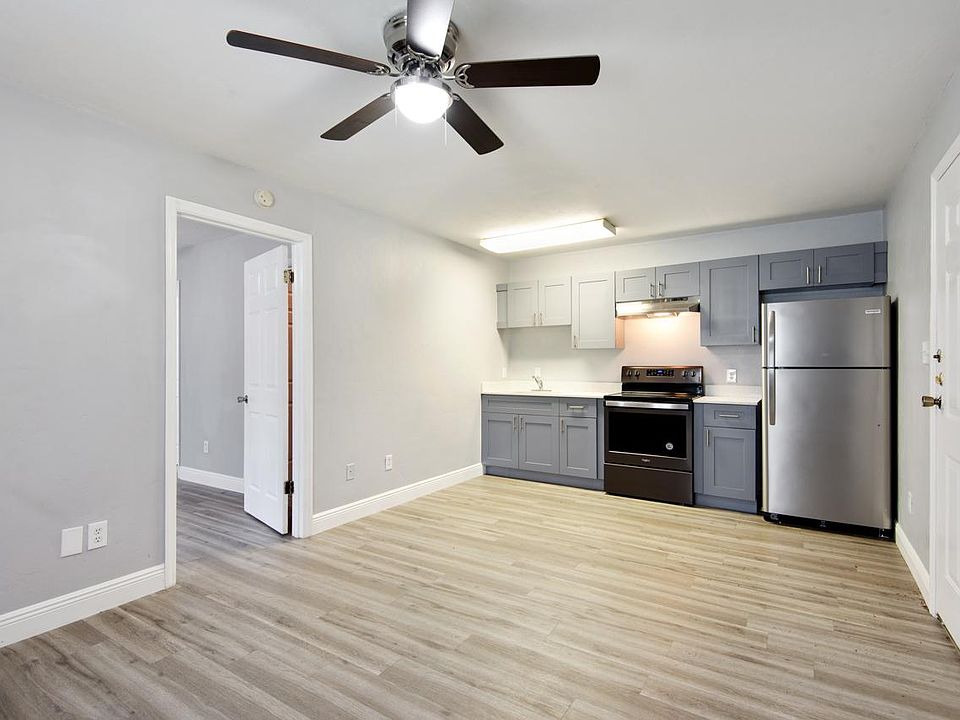 1st image of 214 Columbia Dr