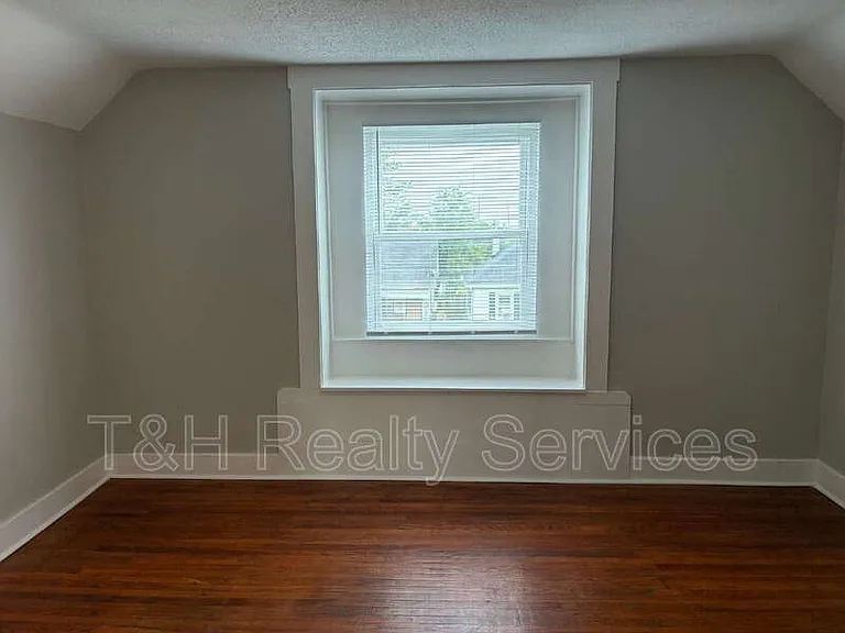 1258 E Naomi St — Photo 20
