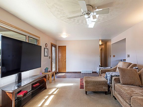 5th image of 2500 Garland Dr