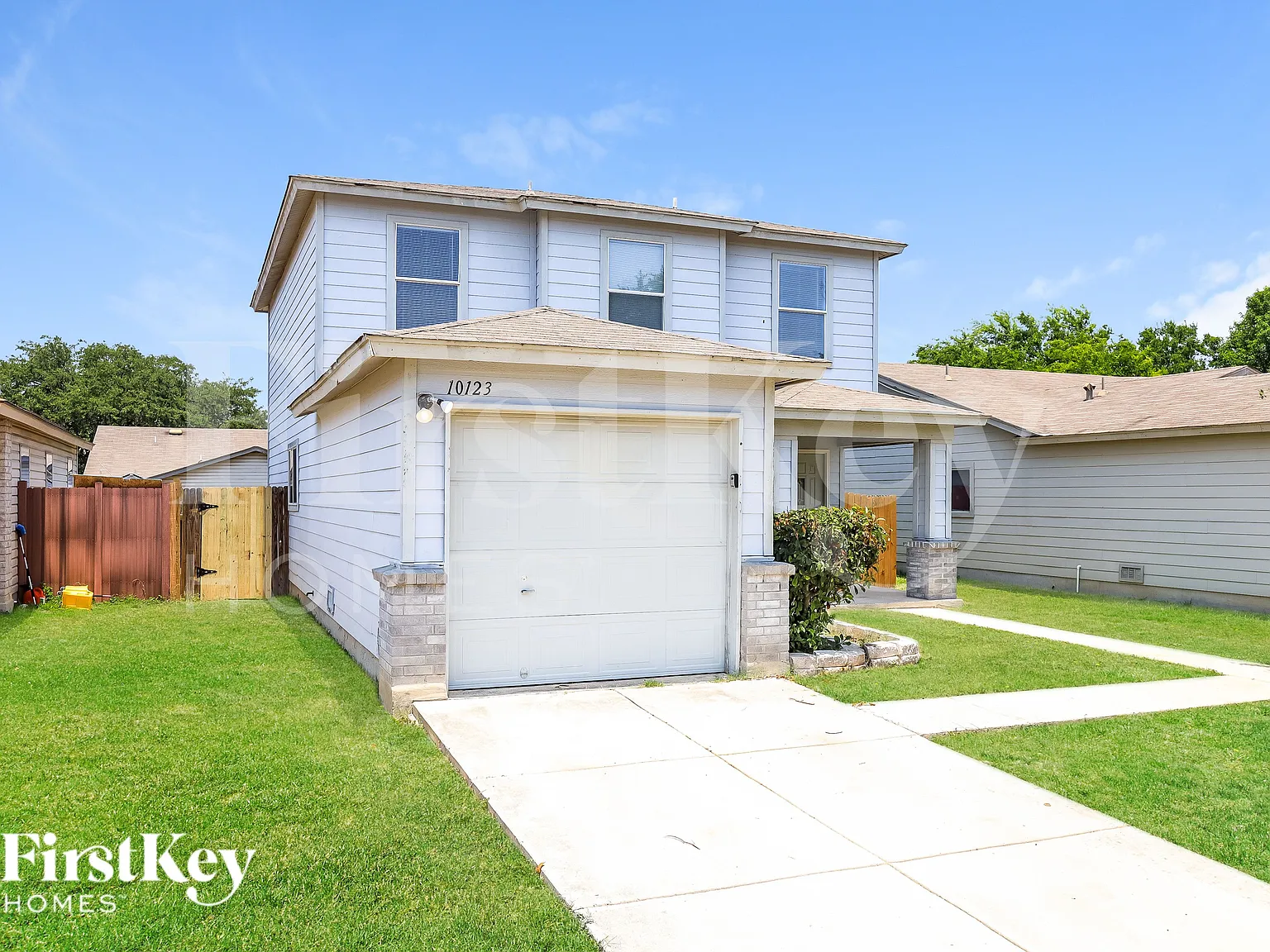 3 bed, 1.0 bath, 1605 sqft, $1,295 — Photo 2
