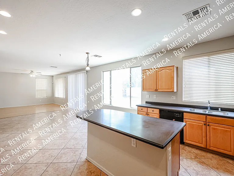 1155 E Winchester Pl — Photo 27