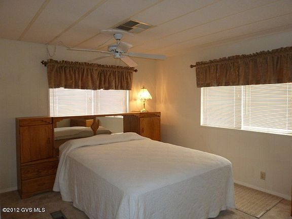 5th image of 233 W Aliso Dr