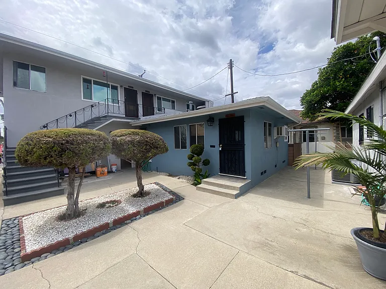 5274 1/2 Via San Delarro St — Photo 4