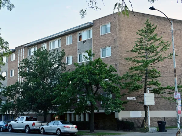 7120 N Sheridan Rd APT 211, Chicago, IL 60626